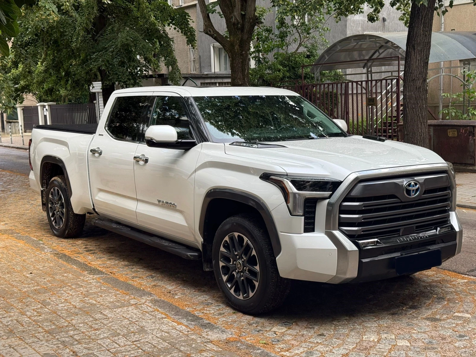 Toyota Tundra 3.5 i-FORCE MAX Hybrid 4WD Crewmax, снимка 7 - Автомобили и джипове - 55062909