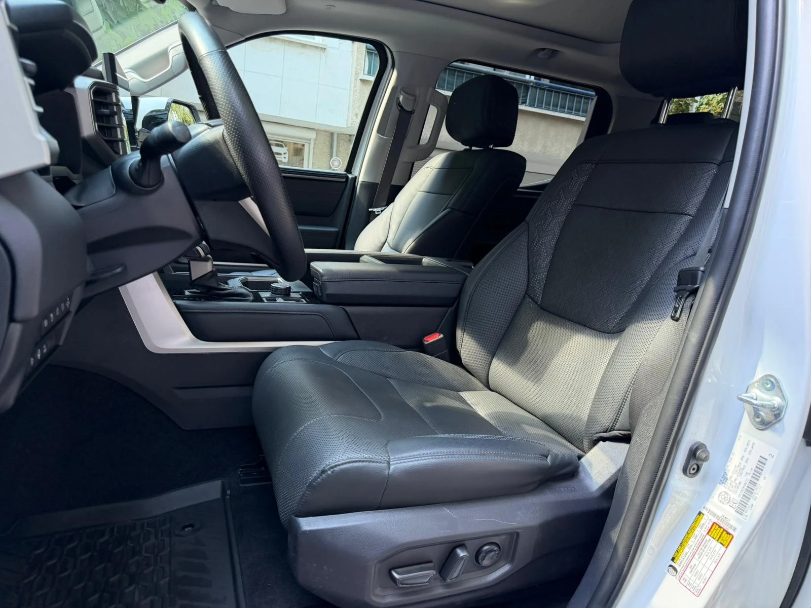 Toyota Tundra 3.5 i-FORCE MAX Hybrid 4WD Crewmax, снимка 9 - Автомобили и джипове - 55062909