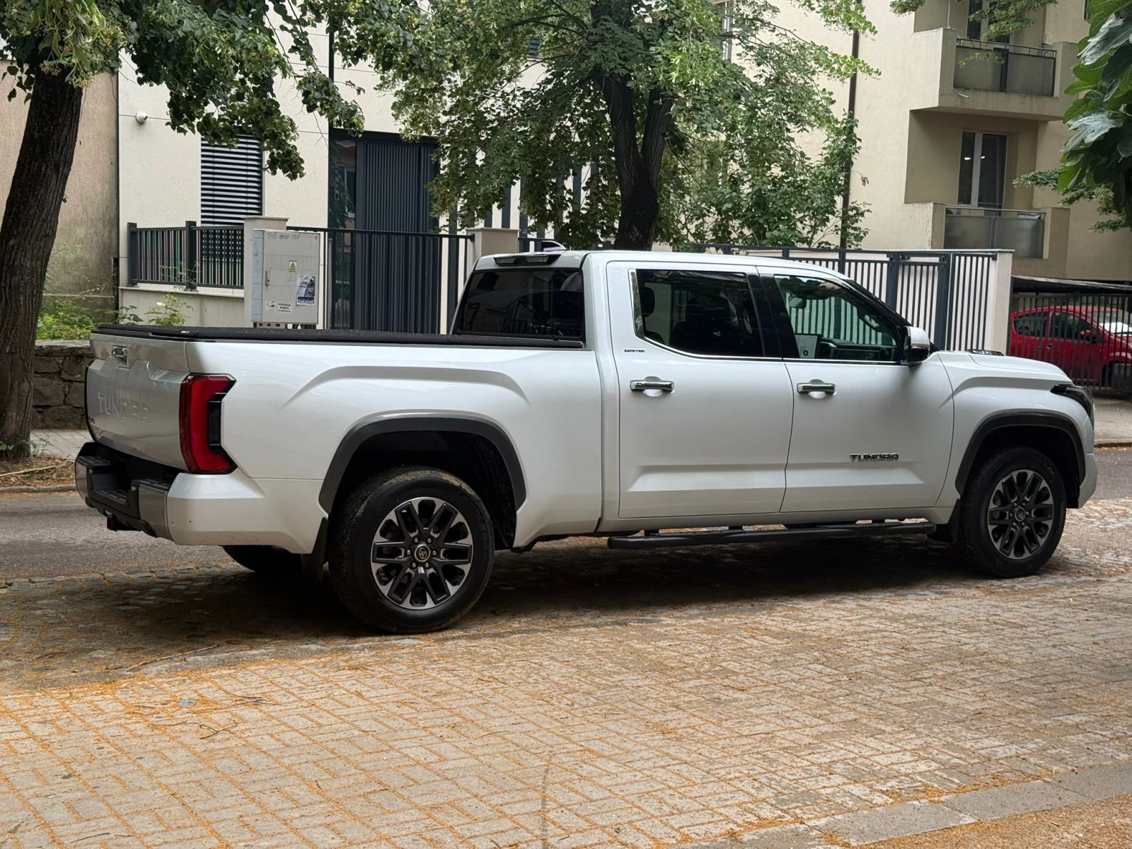 Toyota Tundra 3.5 i-FORCE MAX Hybrid 4WD Crewmax, снимка 5 - Автомобили и джипове - 55062909