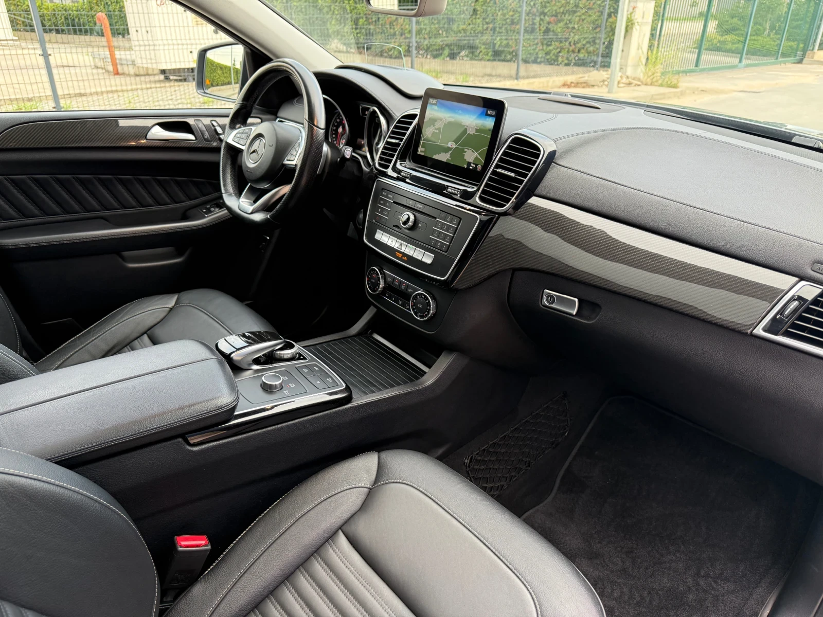 Mercedes-Benz GLE 350 COUPE AMG PREMIUM PLUS/4MATIC/360/ПАНО/HEADUP/ИСТ., снимка 9 - Автомобили и джипове - 55321043