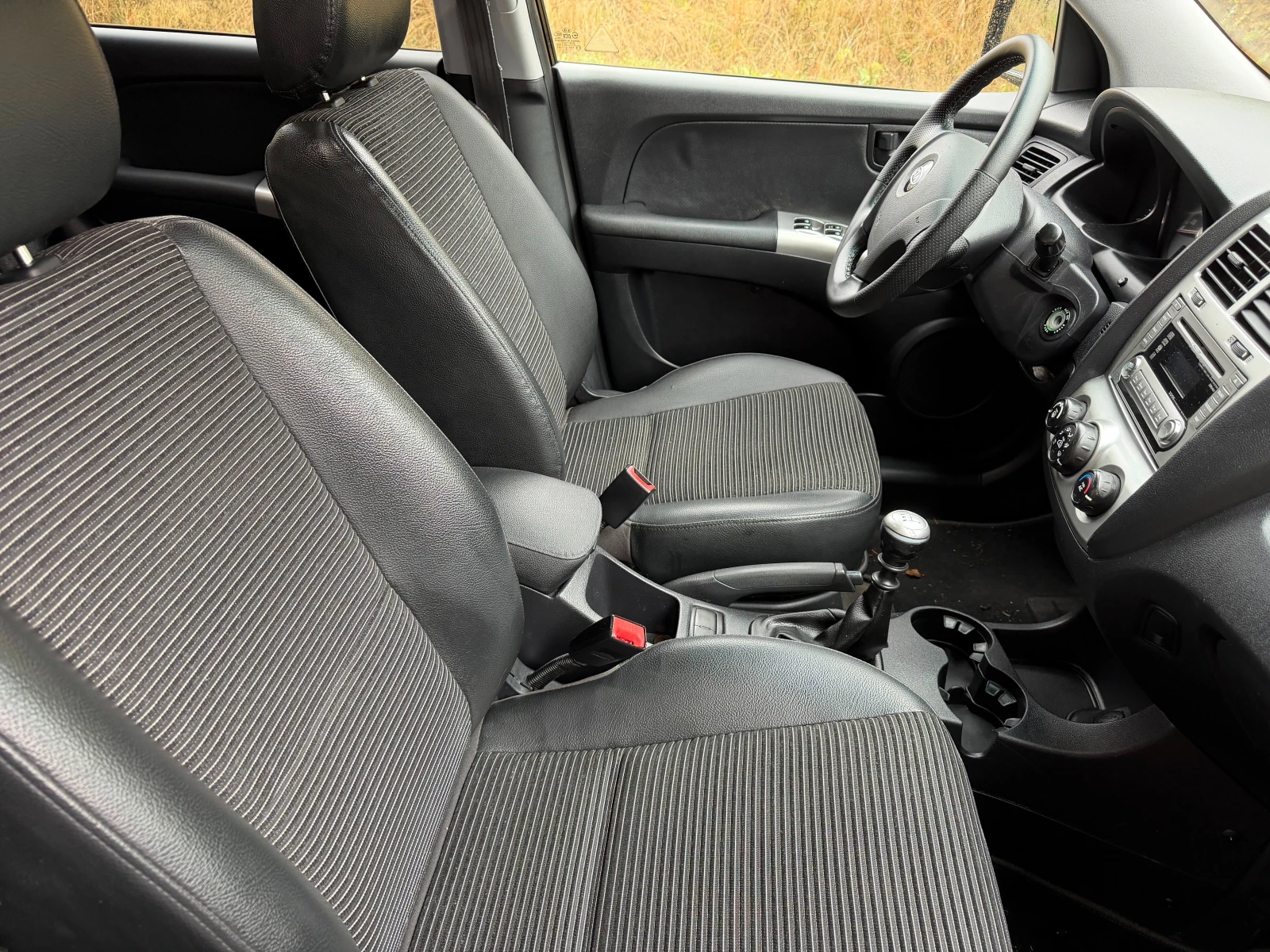 Kia Sportage, снимка 5 - Автомобили и джипове - 56746007