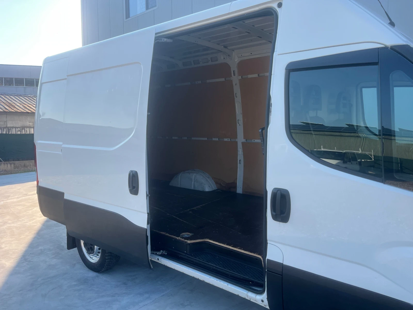 Iveco 35s13 2.3M-Jet/130�� L2H2 | Mobile.bg � ����������� 10
