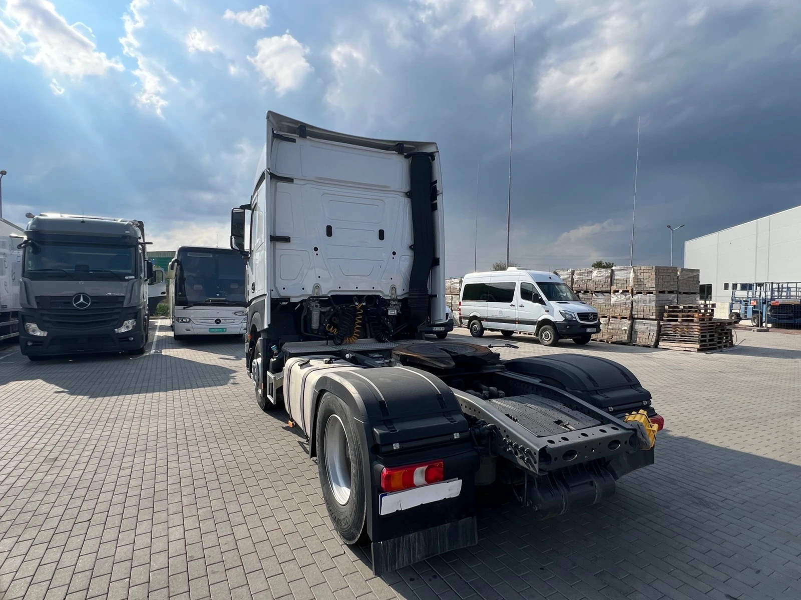 Mercedes-Benz Actros 1851 BIG SPACE - изображение 4