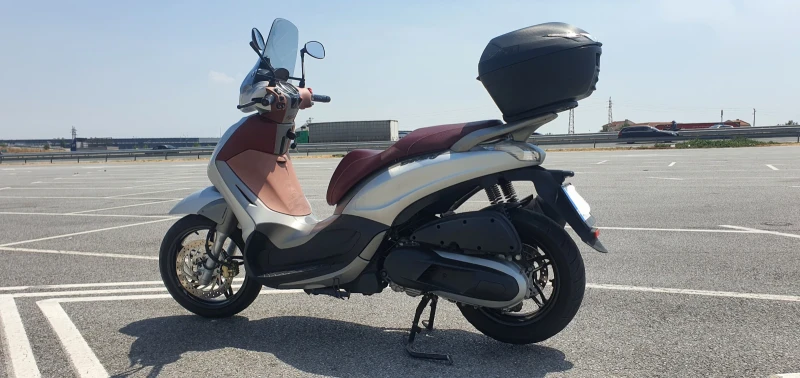 Piaggio Beverly Sport Touring 350, снимка 8 - Мотоциклети и мототехника - 51250745