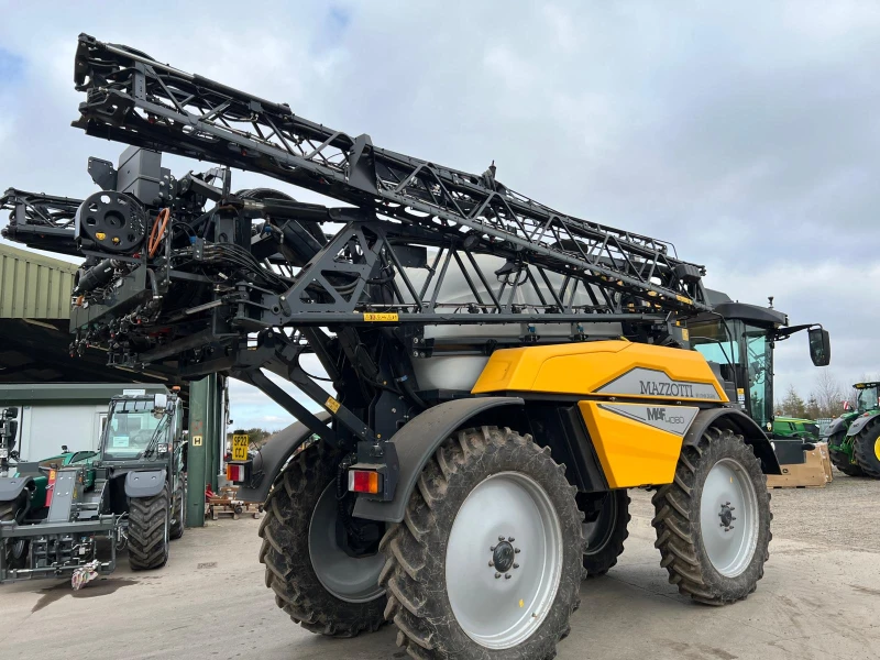 Самоходна пръскачка Друга марка Mazzotti MAF 4080 John Deere лизинг , снимка 5 - Селскостопанска техника - 53436264