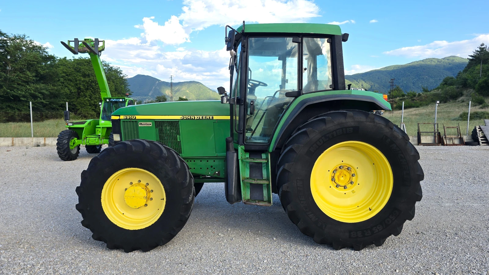 Трактор John Deere 6910-Нов внос