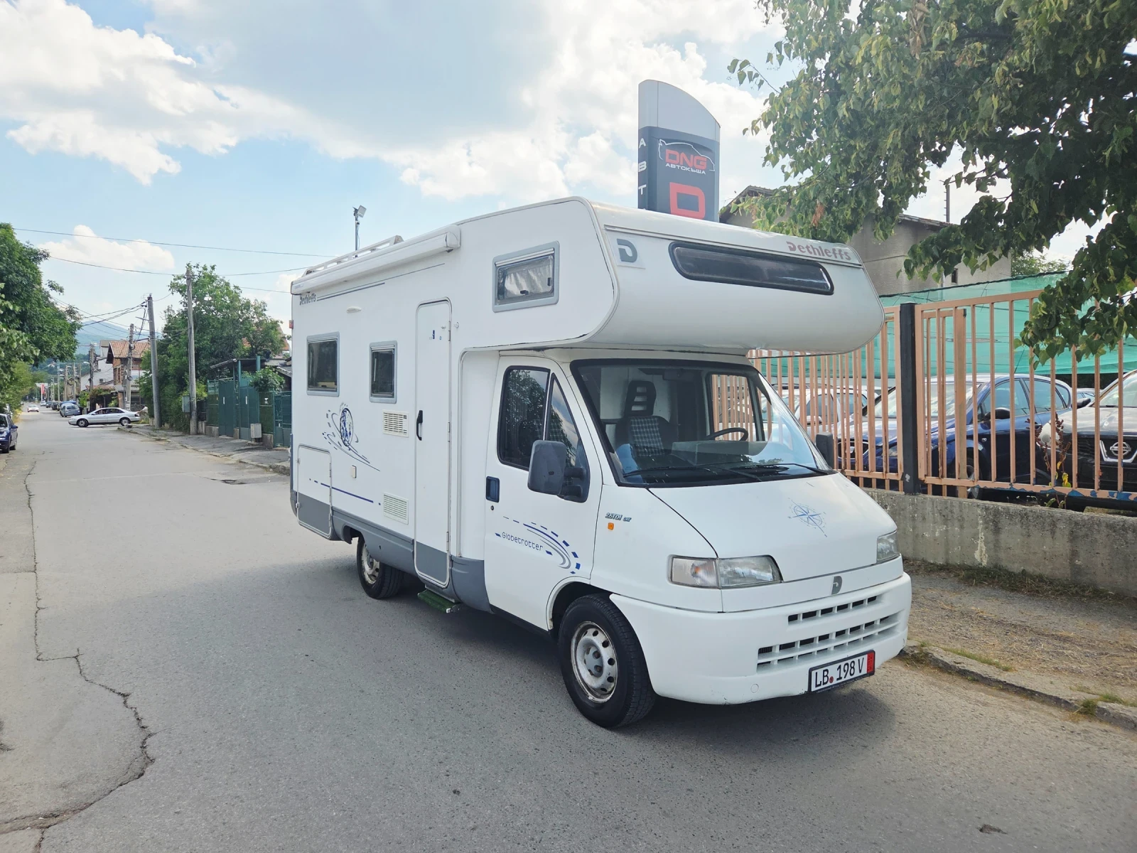 Кемпер Dethleffs 2, 500 TDI/ КАТО НОВ/, снимка 2 - Каравани и кемпери - 55070437