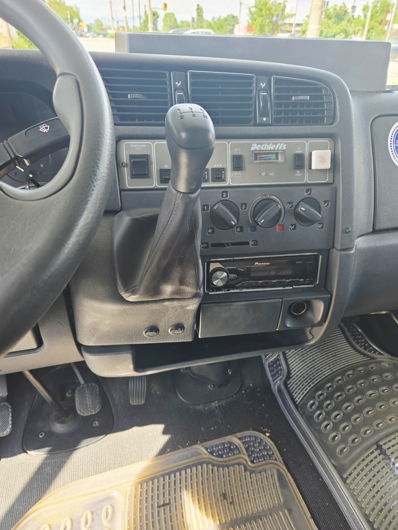 Кемпер Dethleffs 2, 500 TDI/ КАТО НОВ/, снимка 14 - Каравани и кемпери - 55070437