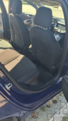 Opel Astra 1.6 CDTI  SPORTS TOURER, снимка 10