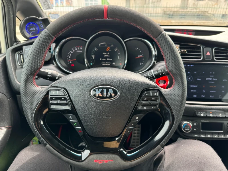 Kia Ceed GT 1.6T, снимка 10 - Автомобили и джипове - 49229631