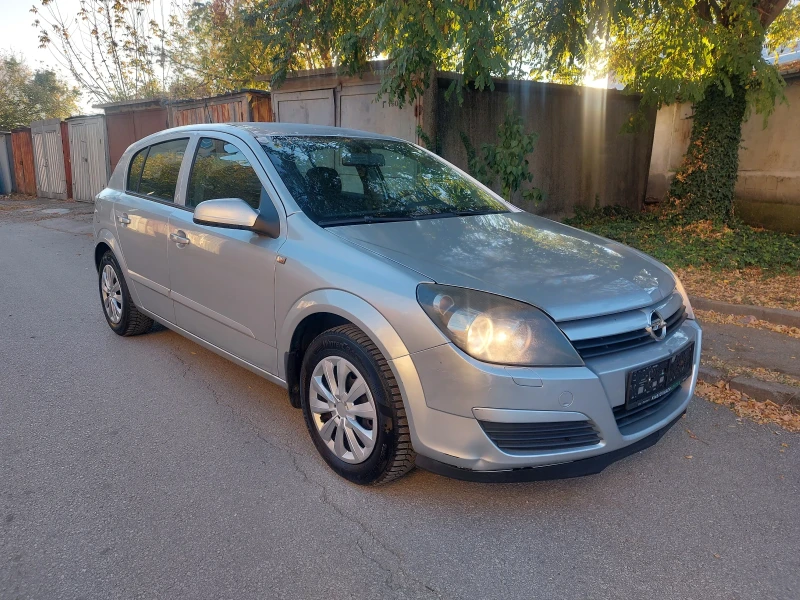 Opel Astra 1.4 бензин клима , снимка 3 - Автомобили и джипове - 47658989