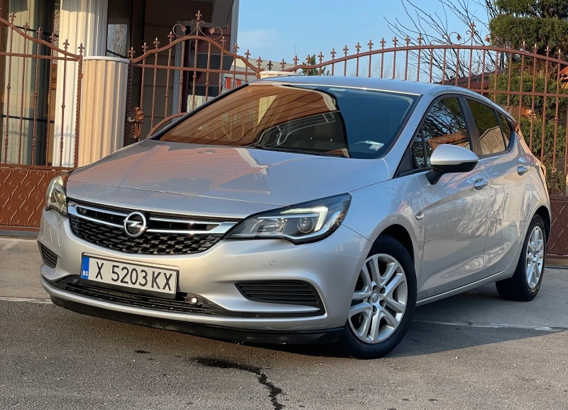 Opel Astra 1.6 CDTI, снимка 3 - Автомобили и джипове - 48311786