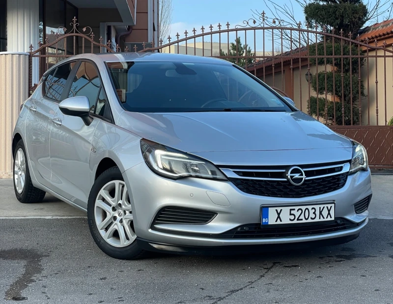 Opel Astra 1.6 CDTI, снимка 1 - Автомобили и джипове - 48311786