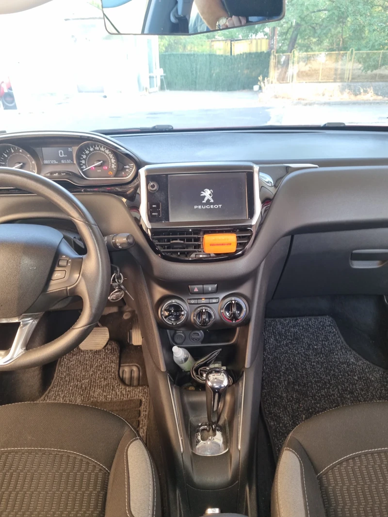 Peugeot 208, снимка 7 - Автомобили и джипове - 51764115