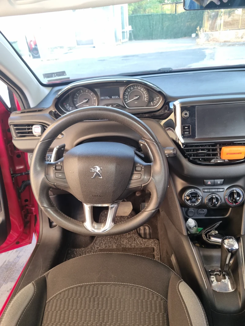 Peugeot 208, снимка 6 - Автомобили и джипове - 51764115