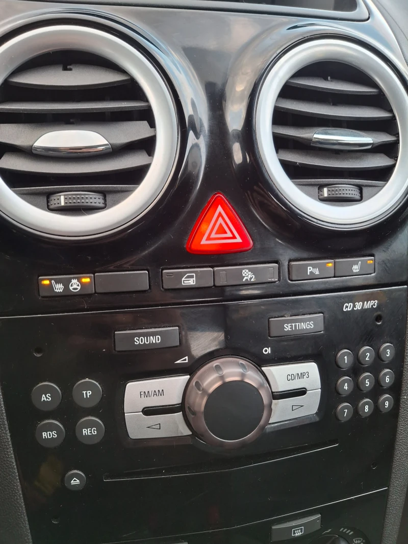 Opel Corsa 1.4 90к.с парктроник, климатик, снимка 14 - Автомобили и джипове - 52555392