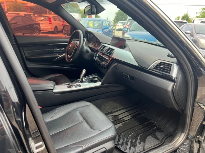 BMW 328 * АВТО КРЕДИТ* ЦЕНА ДО БГ * Сервизна история * , снимка 11 - Автомобили и джипове - 52874487