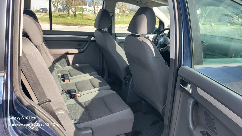 VW Touran 1.6  TDI.евро 5, снимка 14 - Автомобили и джипове - 53009085
