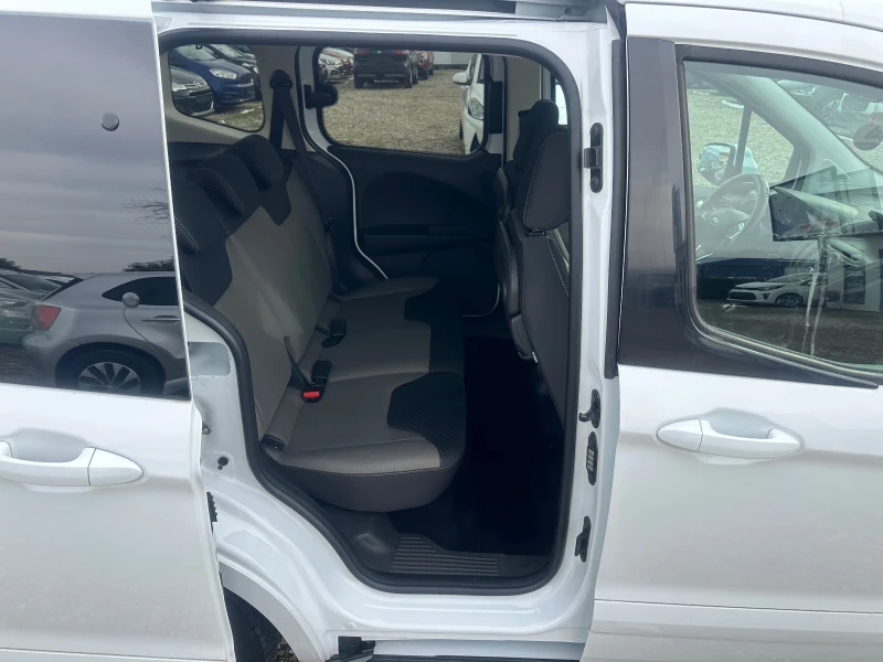 Ford Tourneo Connect, снимка 9 - Автомобили и джипове - 53213101