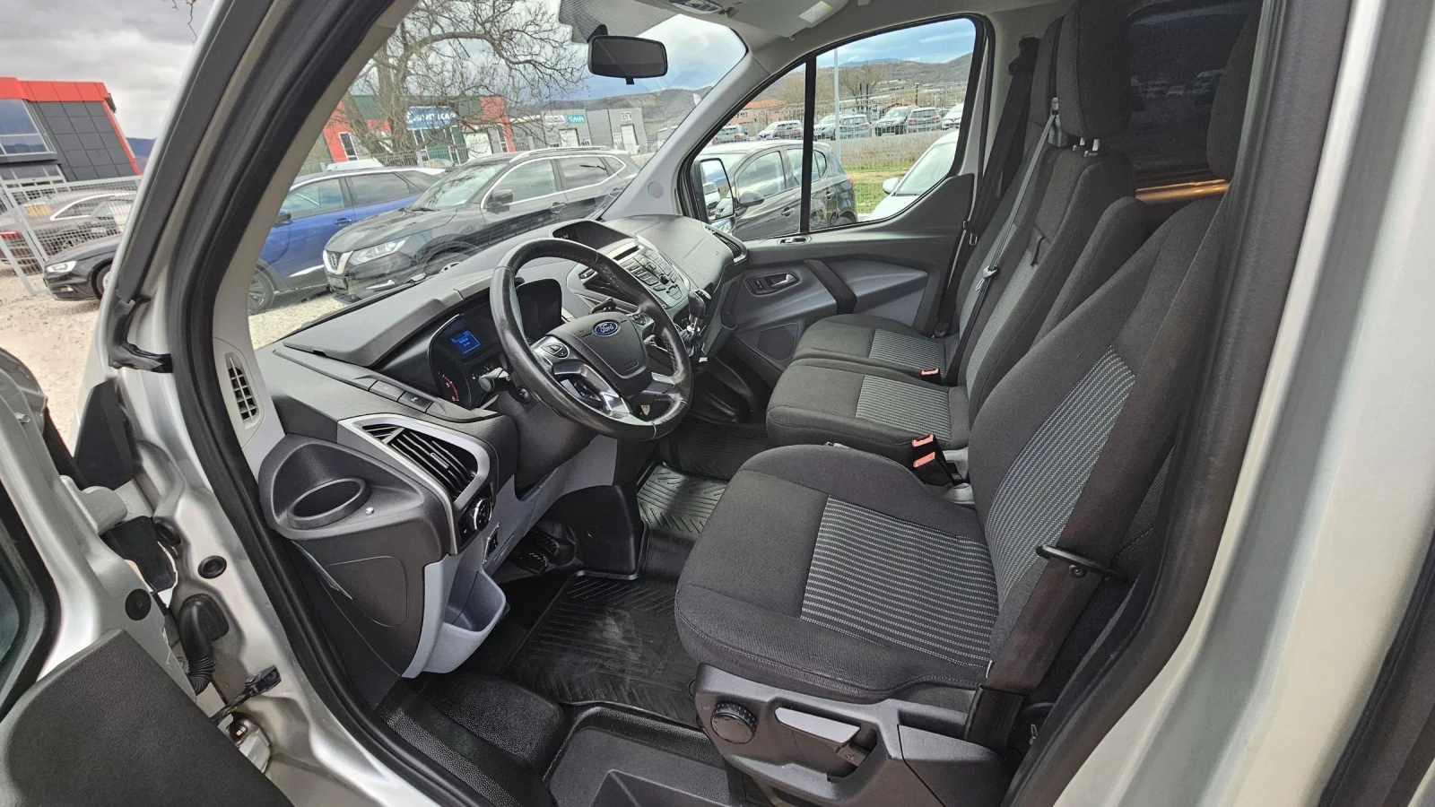 Ford Transit Custom  2.0d, снимка 9 - Автомобили и джипове - 54214578