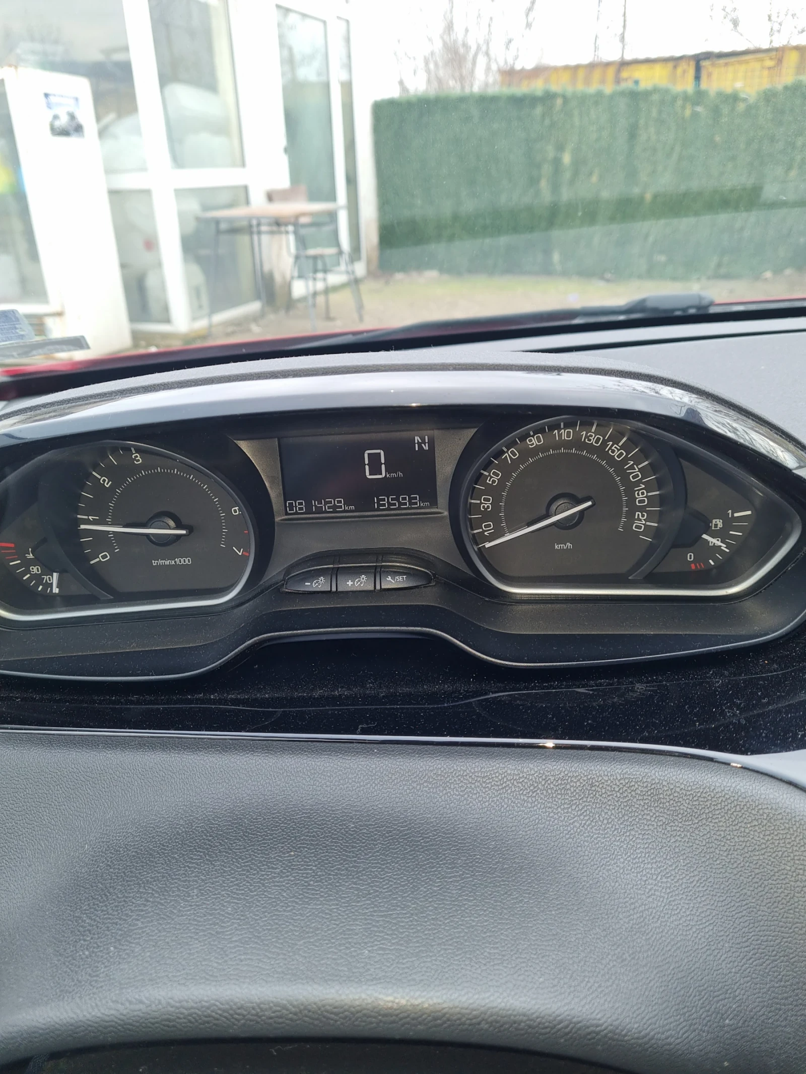 Peugeot 208  - изображение 3