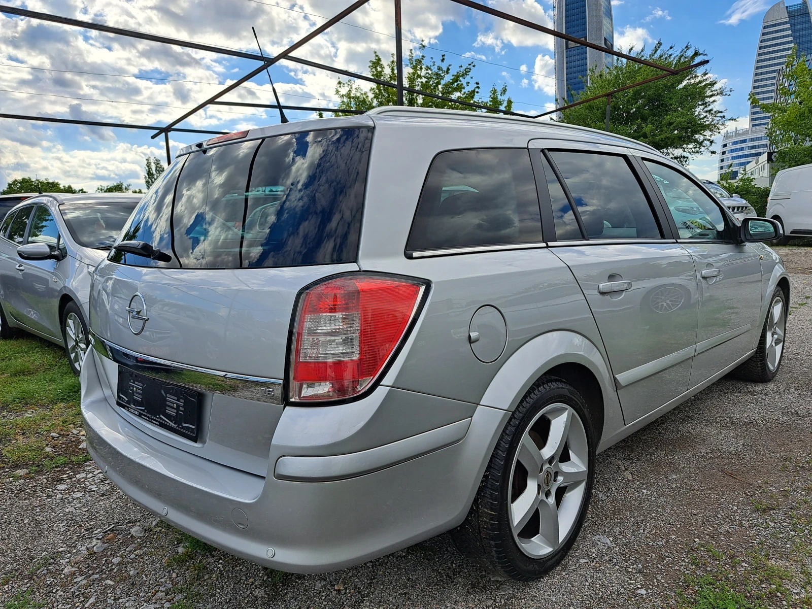 Opel Astra 1.6i SW 115p.s.COSMO  - изображение 4