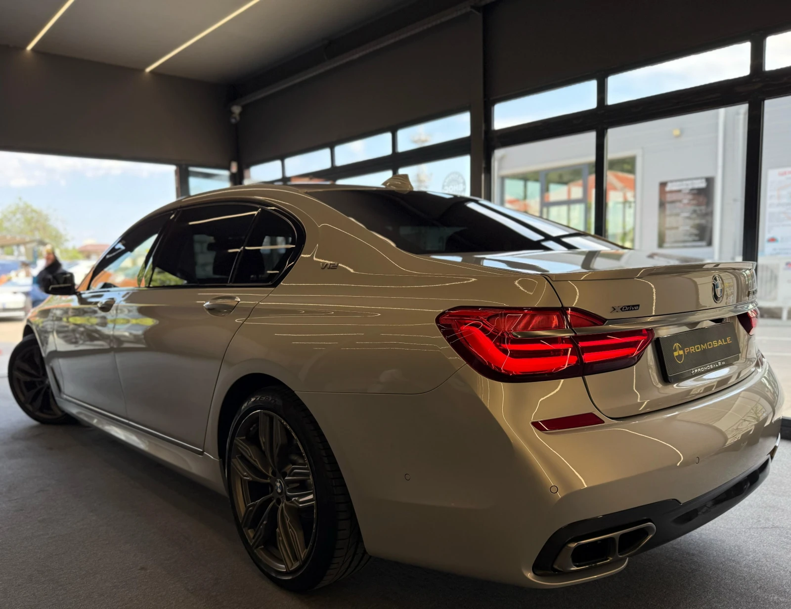 BMW 760 V12* Xdrive* M pack* Обдух* Подгрев* Лизинг - изображение 4