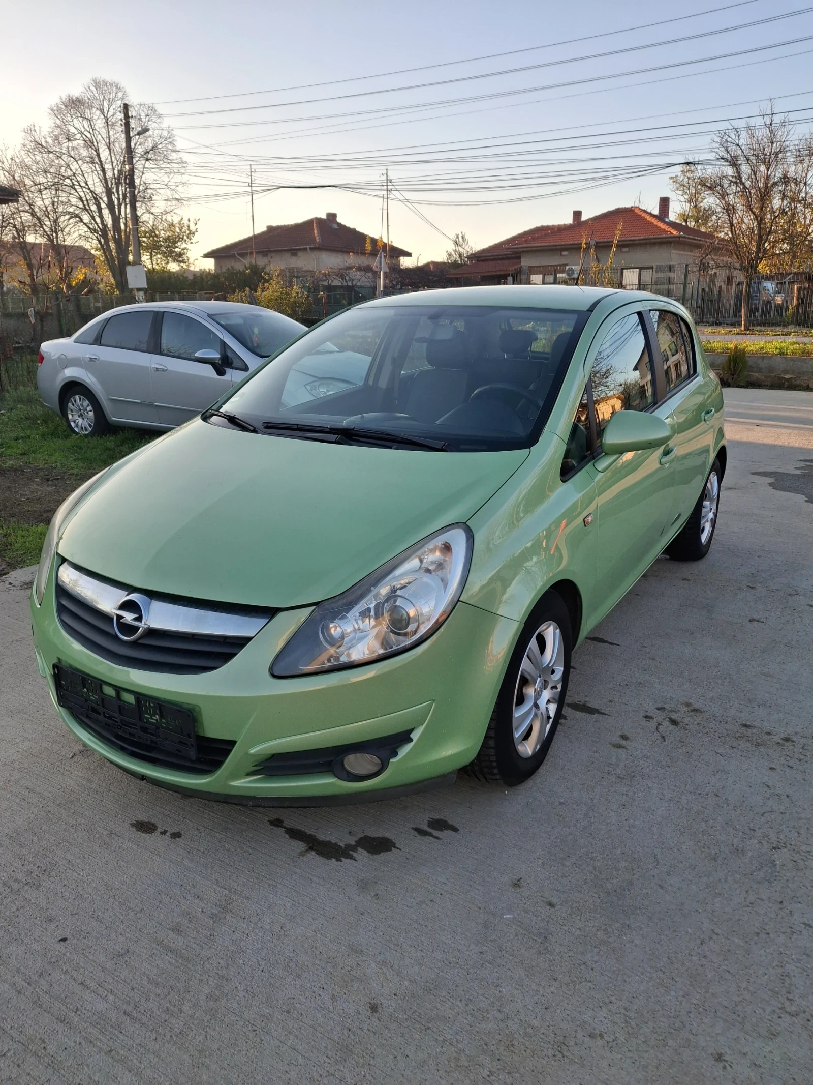 Opel Corsa 1.4 90к.с парктроник, климатик - изображение 2