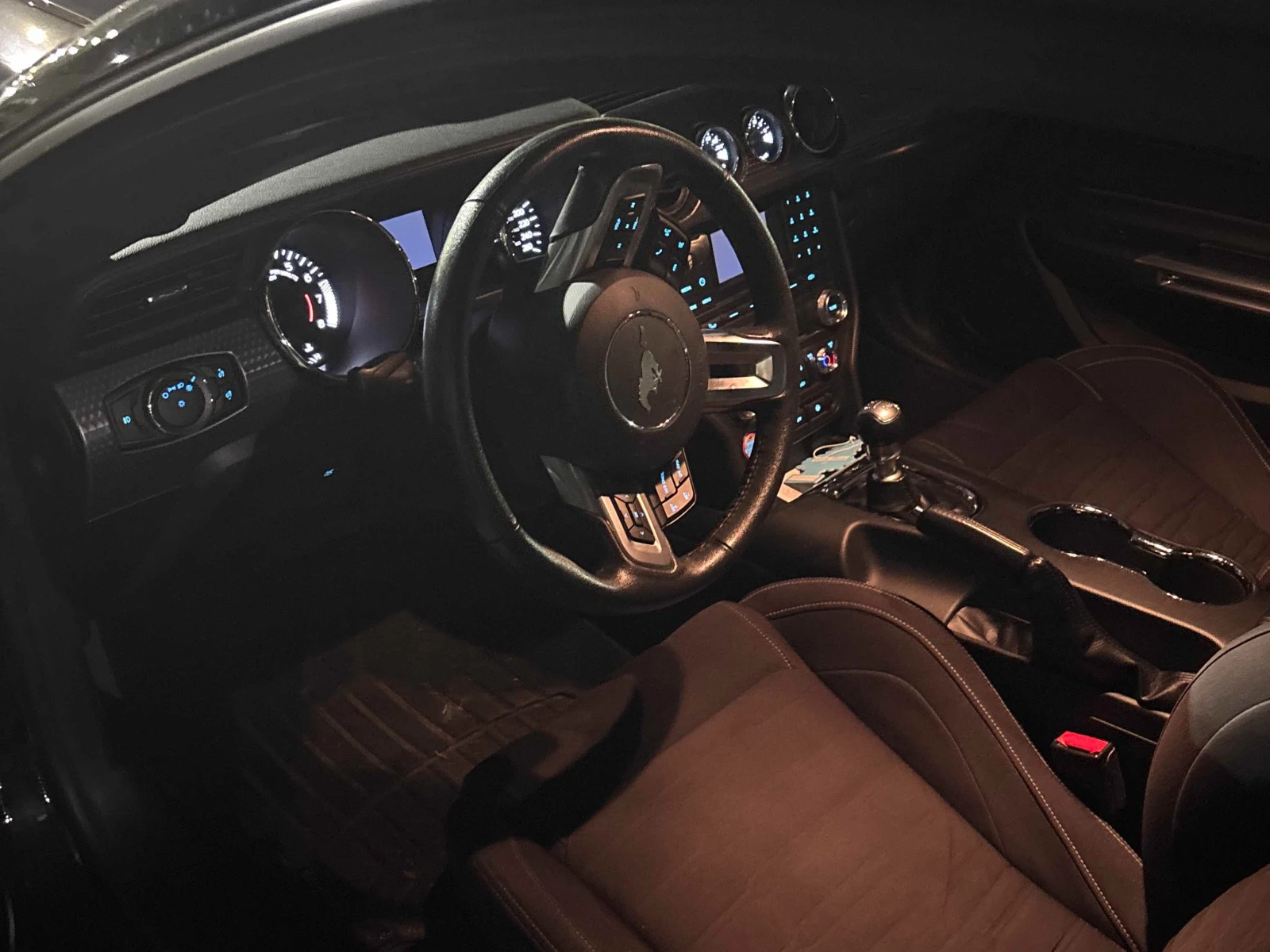 Ford Mustang GT * * CARFAX * * ���� ������ * *  | Mobile.bg � ����������� 6