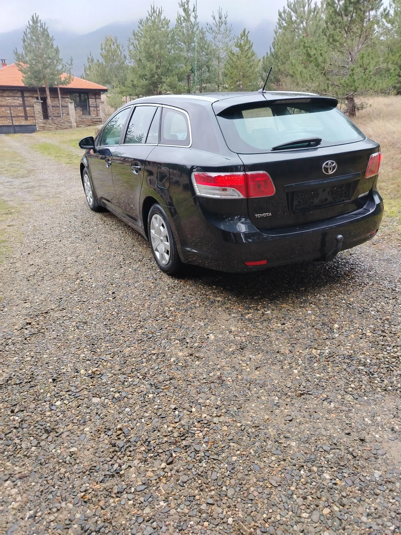 Toyota Avensis 1.6benzin132ks - изображение 4