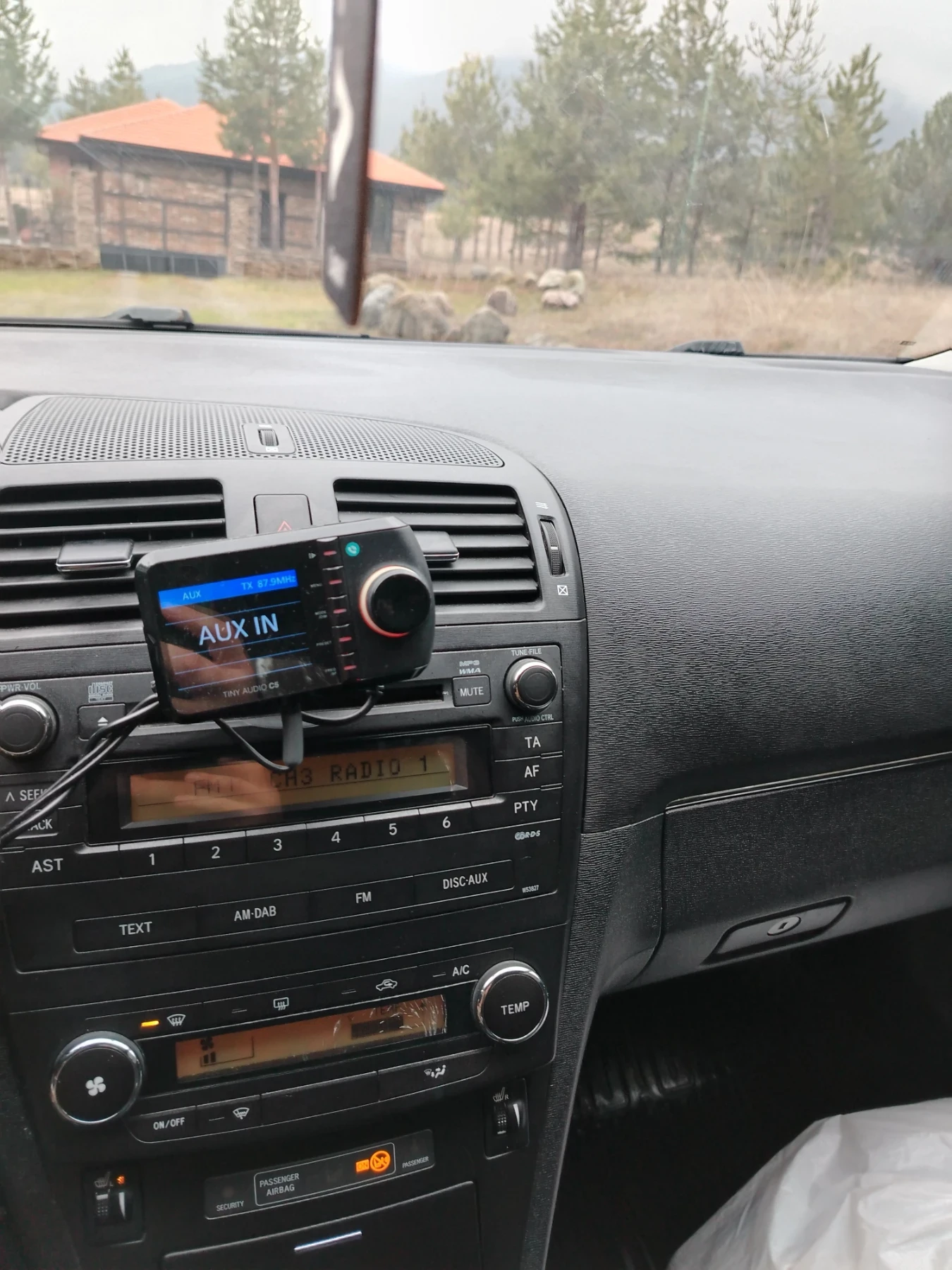 Toyota Avensis 1.6benzin132ks - изображение 10