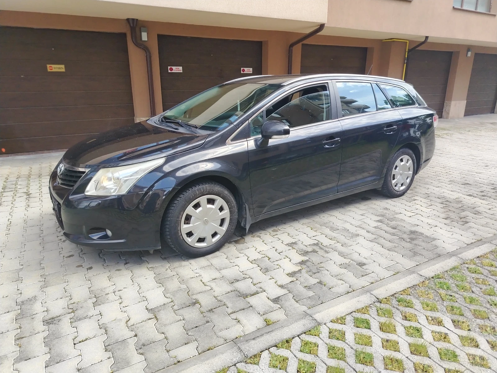 Toyota Avensis 1.6benzin132ks, снимка 7 - Автомобили и джипове - 52989402