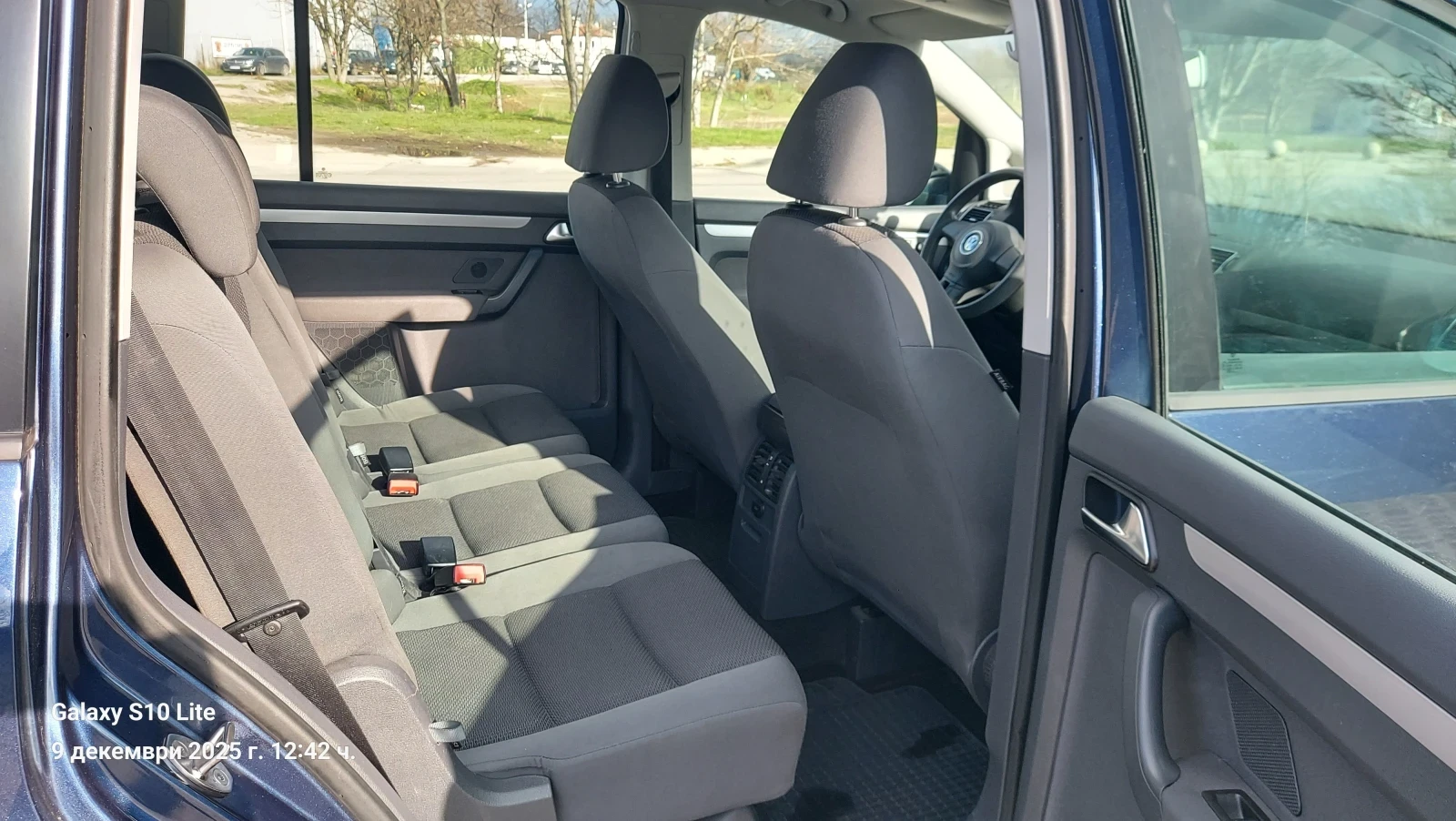 VW Touran 1.6  TDI.евро 5, снимка 14 - Автомобили и джипове - 53009085