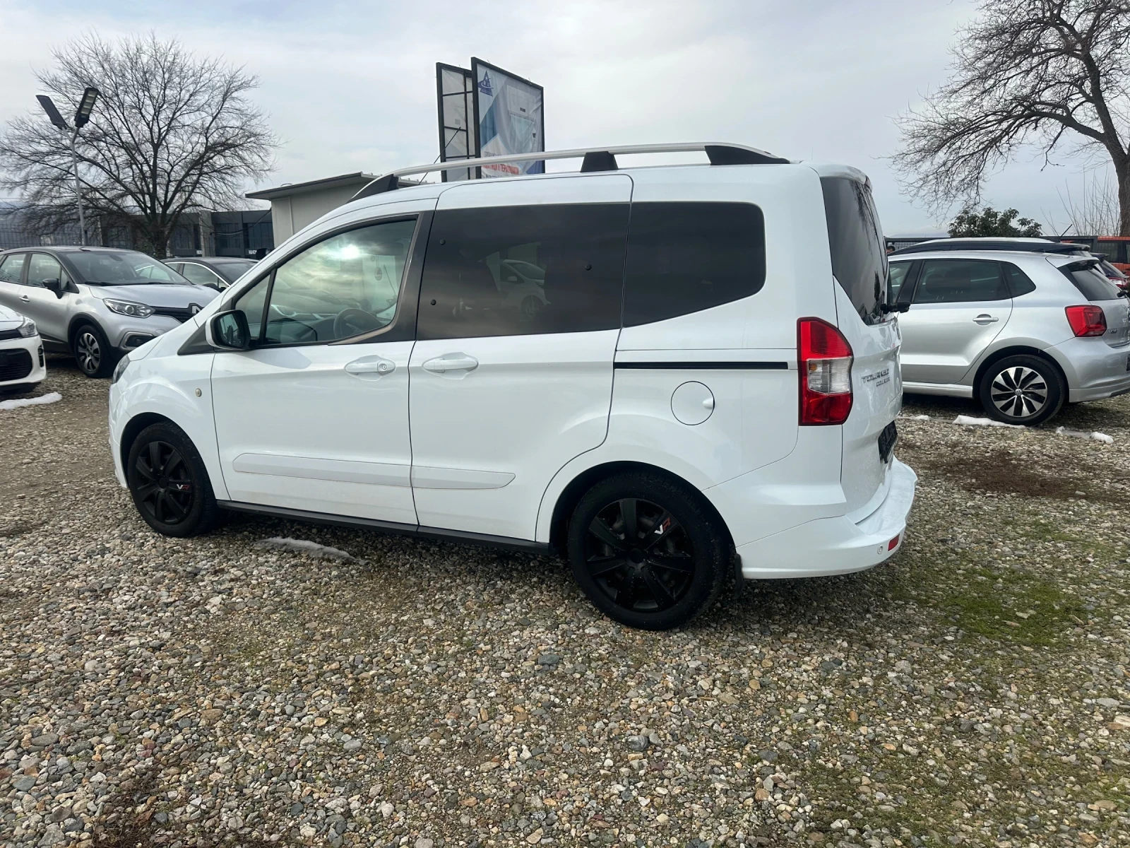 Ford Tourneo Connect  - изображение 4