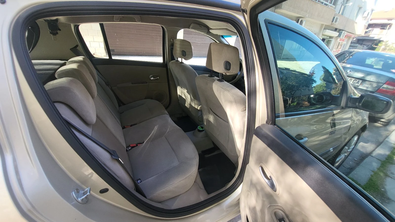Renault Clio II, снимка 12 - Автомобили и джипове - 54453664