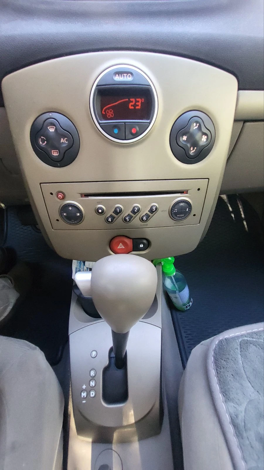 Renault Clio II, снимка 6 - Автомобили и джипове - 54453664