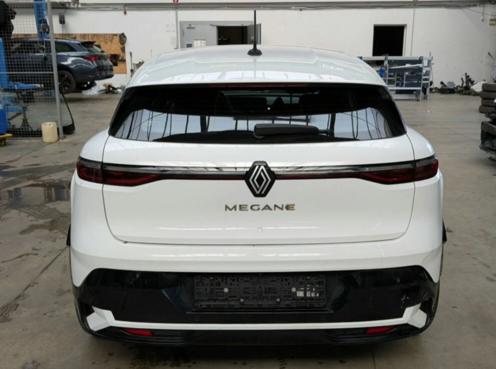 Renault Megane EV 60, снимка 3 - Автомобили и джипове - 54529010