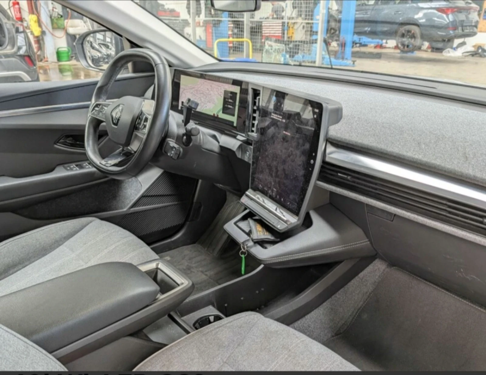 Renault Megane EV 60, снимка 4 - Автомобили и джипове - 54529010