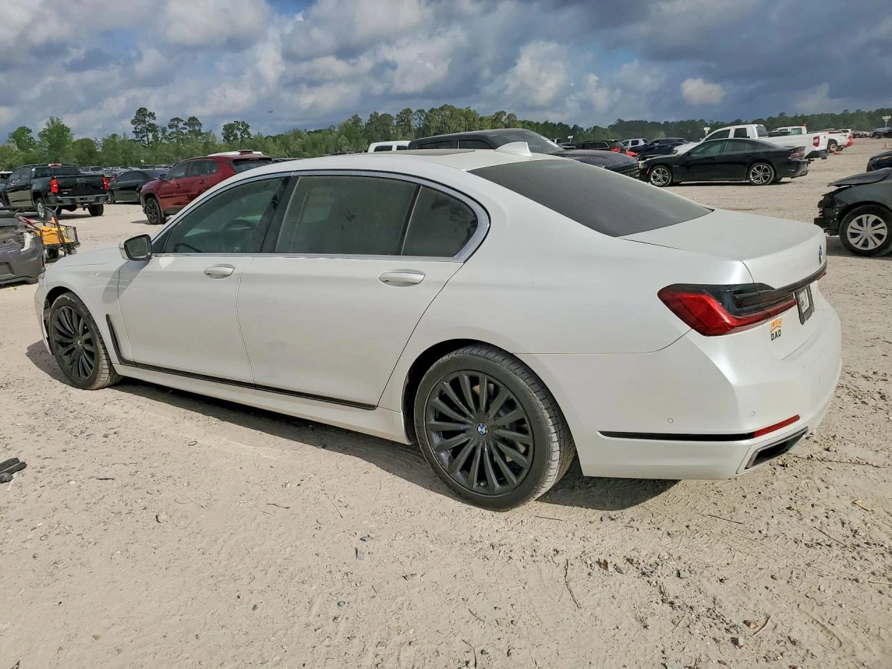 BMW 740 ДИГИТАЛНО* ТАБЛО* 360КАМЕРА* ОБДУХВАНЕ* МАСАЖ* , снимка 4 - Автомобили и джипове - 54609855