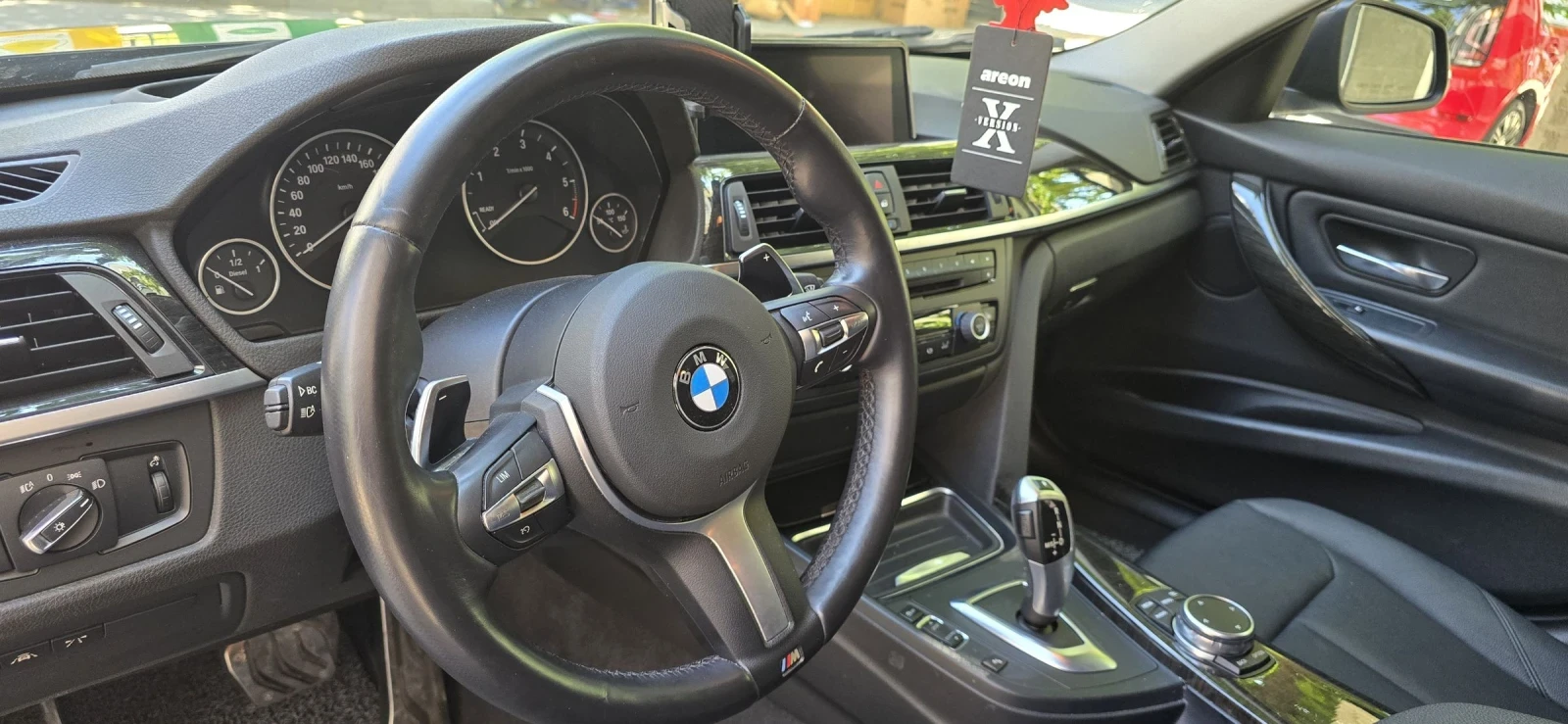 BMW 320 * xDrive* M Sport, снимка 9 - Автомобили и джипове - 54978519