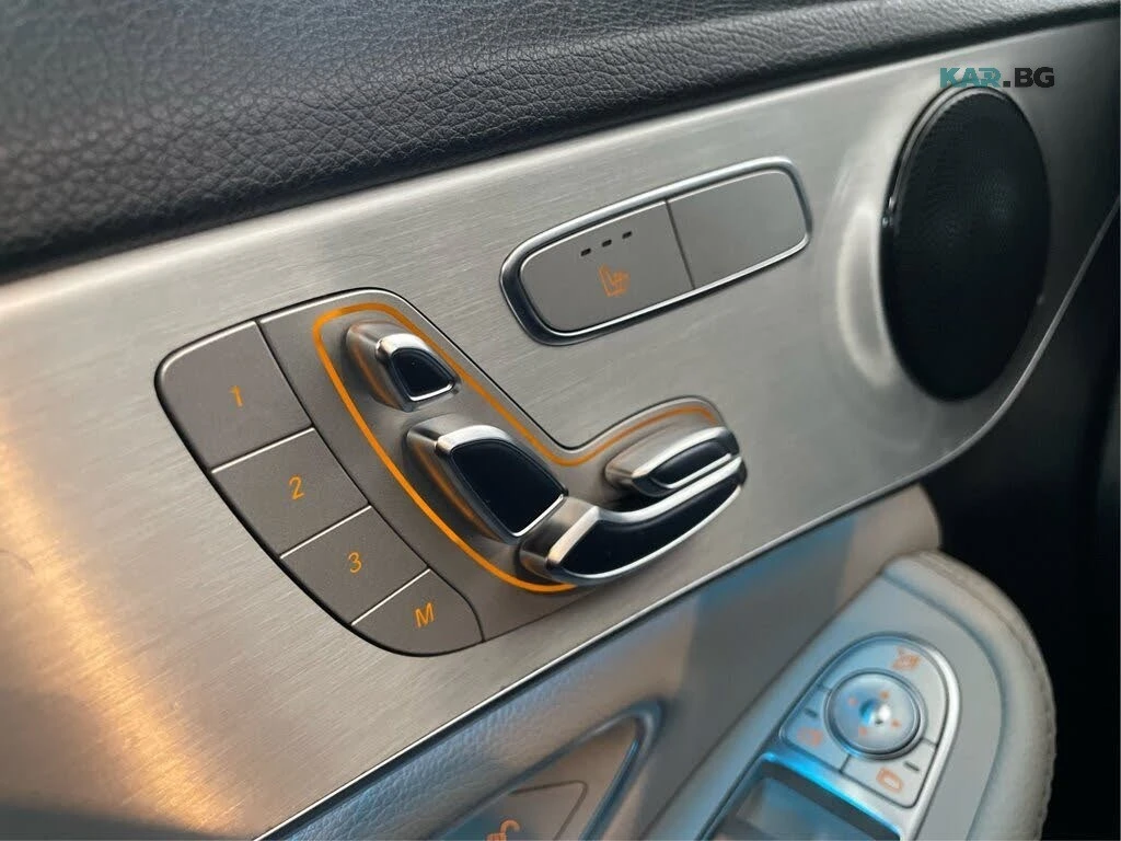 Mercedes-Benz C 300 4MATIC* AвтоКредит* (ЦЕНА ДО БГ), снимка 11 - Автомобили и джипове - 55193663