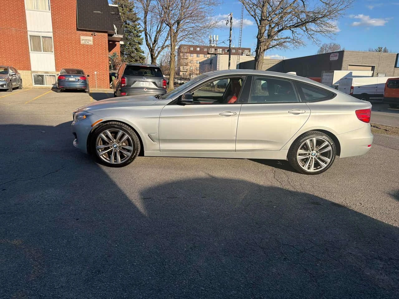 BMW 328  328i xDrive / RED INT / ПОДГРЕВИ / ЗАДНА КАМЕРА , снимка 2 - Автомобили и джипове - 55615676