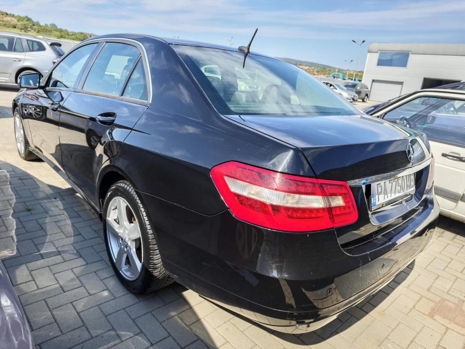 Mercedes-Benz E 220 cdi, снимка 4 - Автомобили и джипове - 56029151