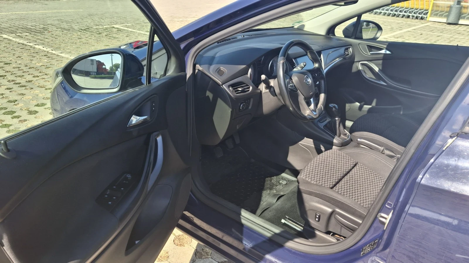 Opel Astra 1.6 CDTI  SPORTS TOURER, снимка 13 - Автомобили и джипове - 56150574