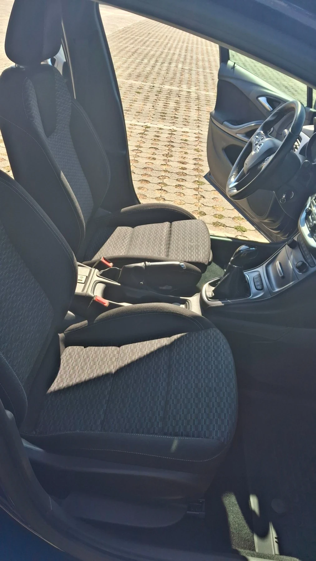 Opel Astra 1.6 CDTI  SPORTS TOURER, снимка 11 - Автомобили и джипове - 56150574