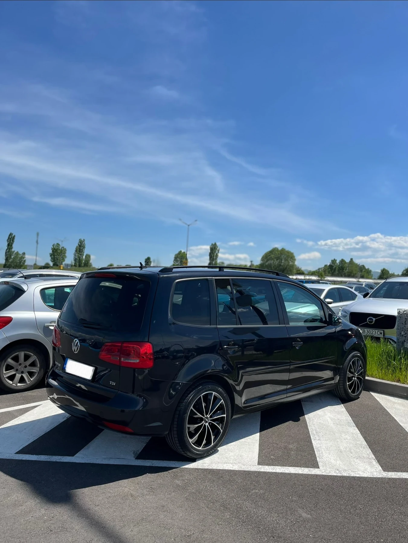 VW Touran, снимка 2 - Автомобили и джипове - 56228267