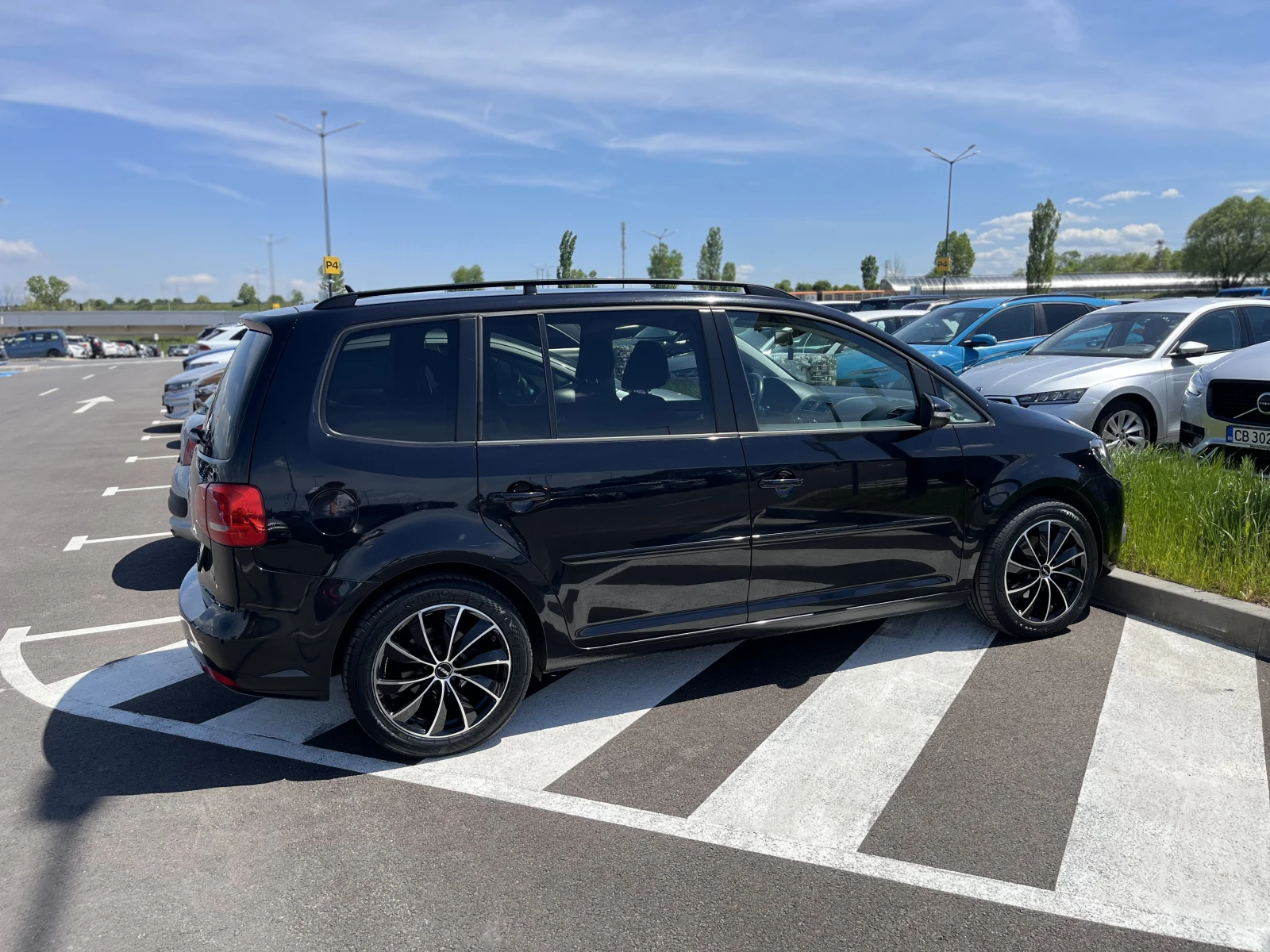 VW Touran, снимка 3 - Автомобили и джипове - 56228267