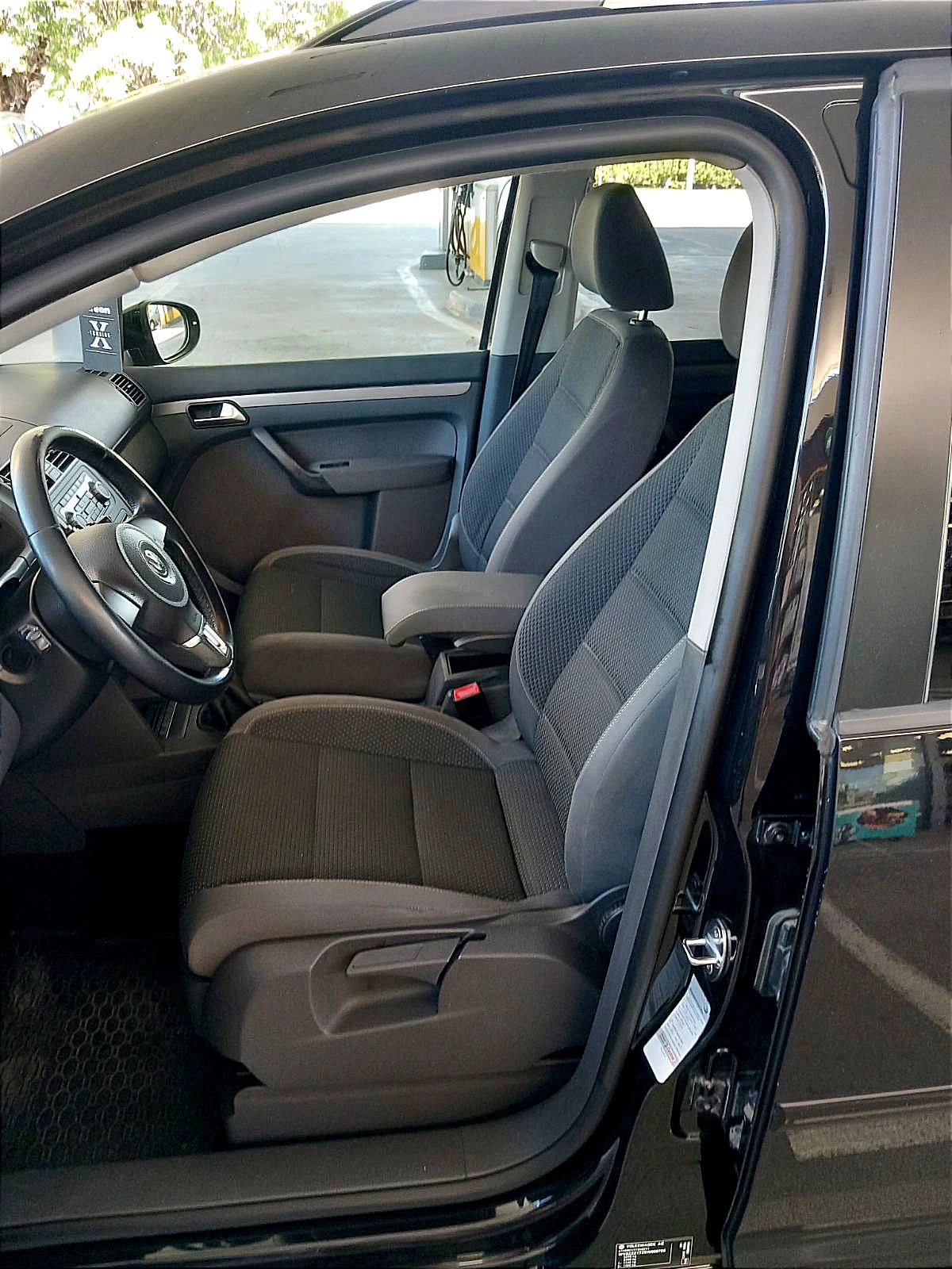 VW Touran, снимка 6 - Автомобили и джипове - 56228267