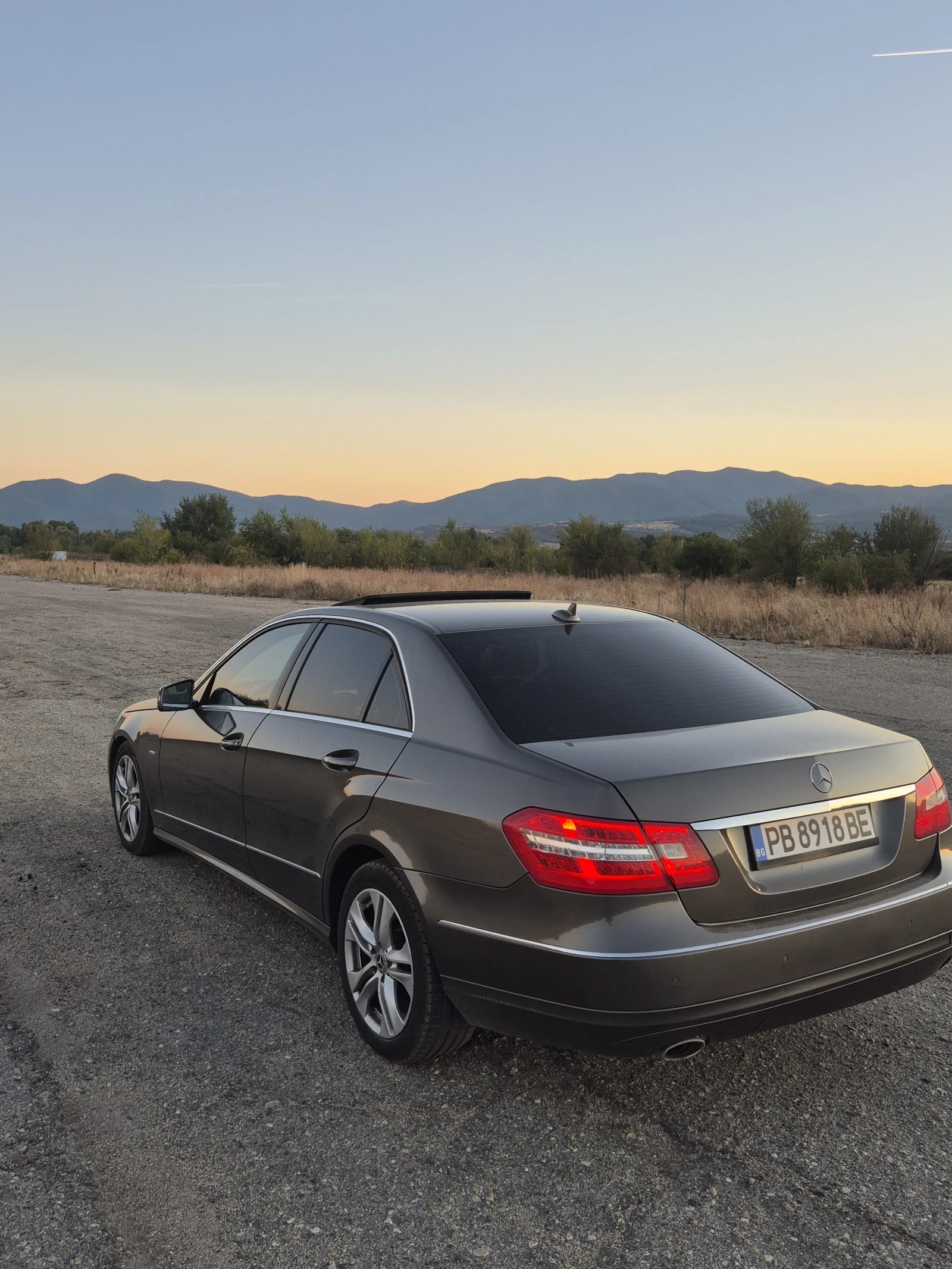 Mercedes-Benz E 350, снимка 2 - Автомобили и джипове - 56345534