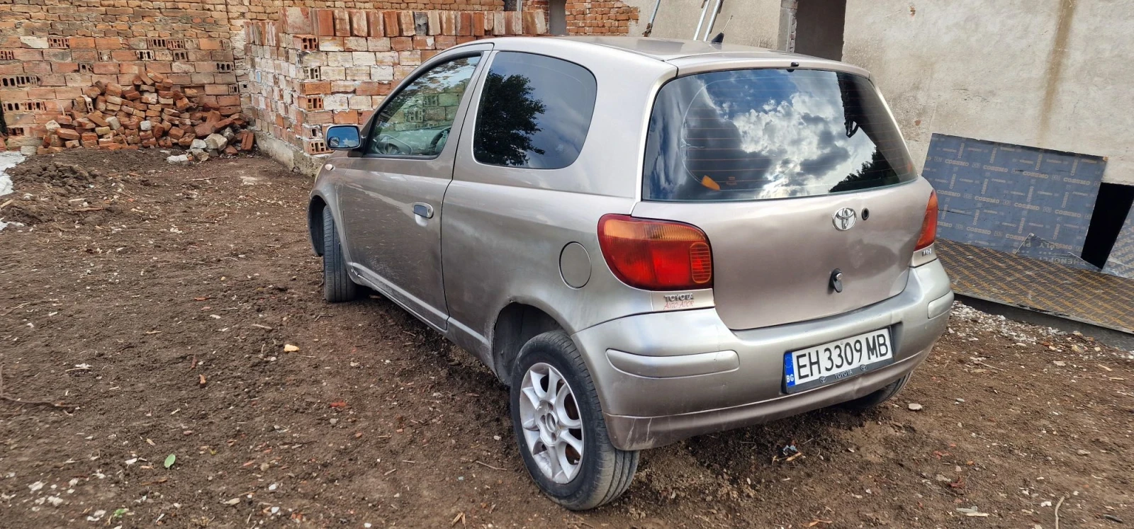 Toyota Yaris 1.3, снимка 4 - Автомобили и джипове - 56534219